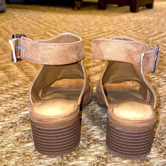 Treasure & Bond Chestnut Block Heel Sandal - Picture 3 of 6